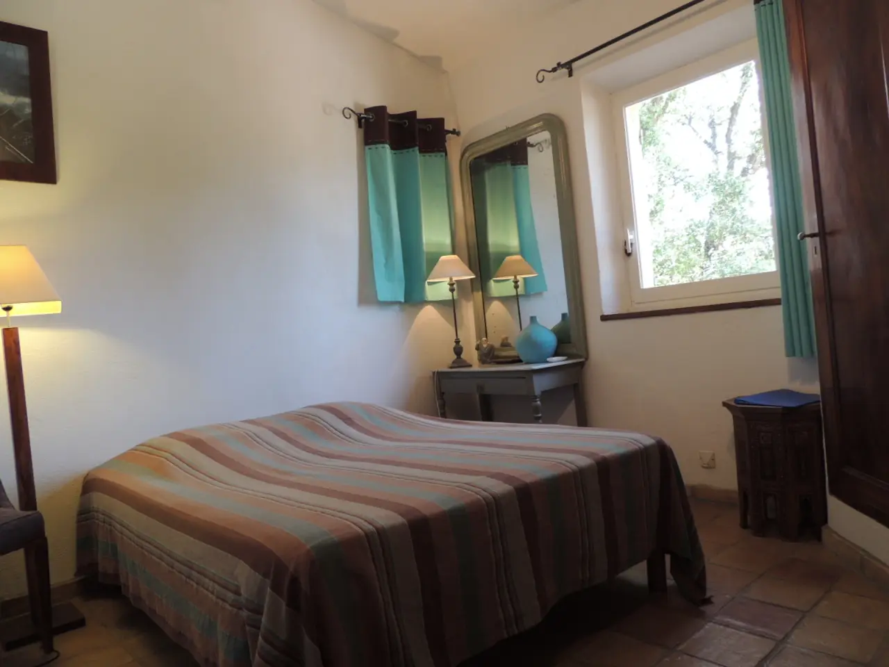 Chambre Turquoise – Les Chênes Verts à La Bastidonne dans le Luberon