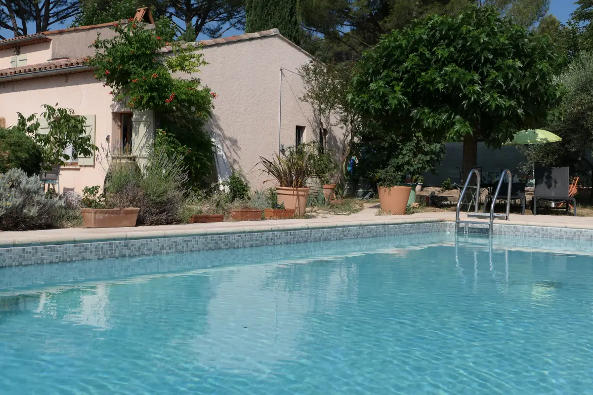 Carpe Diem, gîte rural de séjour avec piscine à Draguignan