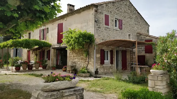 Mas derrière château aux Baux-de-Provence